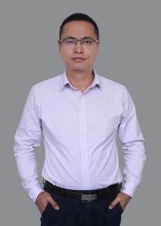 说明: 华国振形象照片
